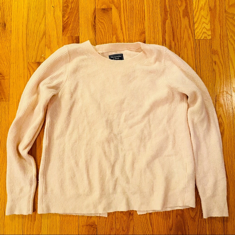 Abercrombie & Fitch Split-Back Sweater- size Small